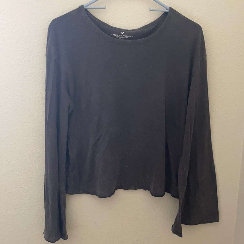 Distressed grey top with flowy sleeves